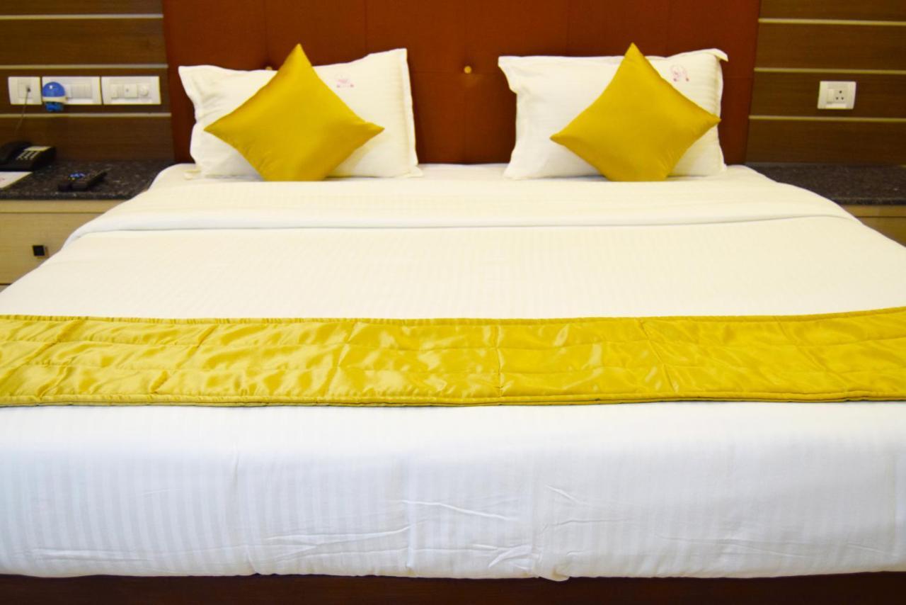 Thiviyam Airport Hotel Chennai Exterior foto